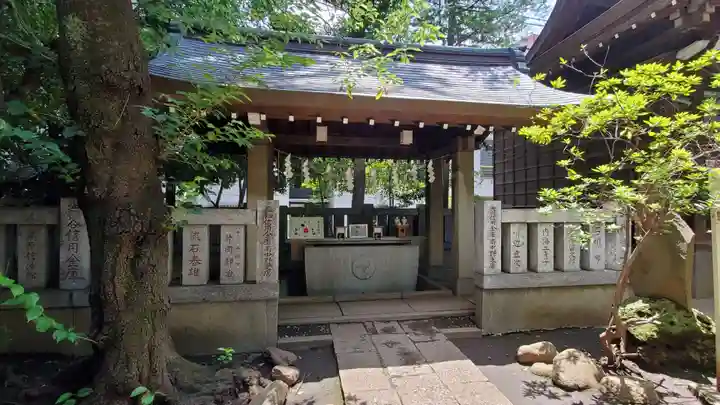 神明氷川神社の手水舎