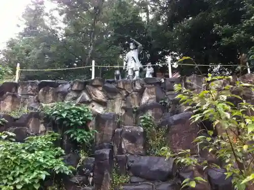 吉備津神社の像