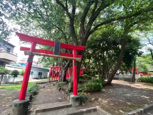 稲荷神社の鳥居