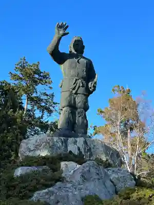 三峯神社の{uncategorized: "未分類", other: "その他", undefined: "問題あり", building: "その他建物", grave: "お墓", sacred_gate: "鳥居", guardian: "狛犬", statue: "像", buddha: "仏像", history: "歴史", nature: "自然", garden: "庭園", animal: "動物", pagoda: "塔", temizu: "手水舎", mountain_gate: "山門・神門", sanctuary: "本殿・本堂", subordinate: "末社・摂社", art: "芸術", scenery: "景色", jizo: "地蔵", ema: "絵馬", goshuin: "御朱印", omikuji: "おみくじ", items: "授与品その他", amulet: "お守り", goshuincho: "御朱印帳", eats: "食事", festival: "お祭り", votive_dance: "神楽", shichigosan: "七五三参", wedding: "結婚式", experience: "体験その他", initially: "初詣", around: "周辺", anti_infection: "感染症対策"}