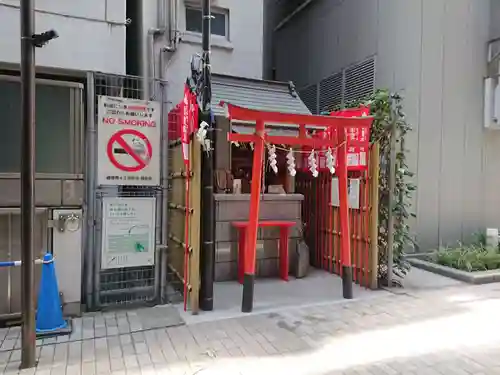 宝童稲荷神社の鳥居