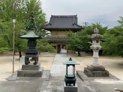 総願寺の山門・神門