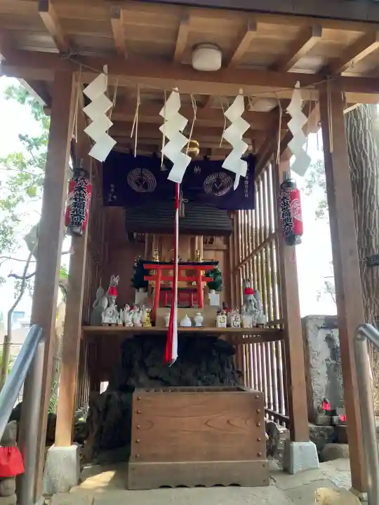 代々木八幡宮の{uncategorized: "未分類", other: "その他", undefined: "問題あり", building: "その他建物", grave: "お墓", sacred_gate: "鳥居", guardian: "狛犬", statue: "像", buddha: "仏像", history: "歴史", nature: "自然", garden: "庭園", animal: "動物", pagoda: "塔", temizu: "手水舎", mountain_gate: "山門・神門", sanctuary: "本殿・本堂", subordinate: "末社・摂社", art: "芸術", scenery: "景色", jizo: "地蔵", ema: "絵馬", goshuin: "御朱印", omikuji: "おみくじ", items: "授与品その他", amulet: "お守り", goshuincho: "御朱印帳", eats: "食事", festival: "お祭り", votive_dance: "神楽", shichigosan: "七五三参", wedding: "結婚式", experience: "体験その他", initially: "初詣", around: "周辺", anti_infection: "感染症対策"}