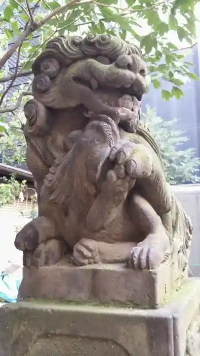 稲荷鬼王神社の狛犬