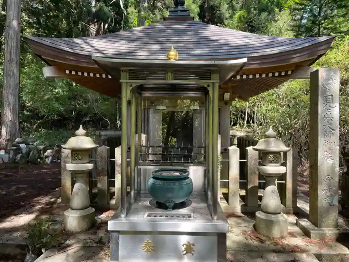 高野山金剛峯寺奥の院(和歌山県)