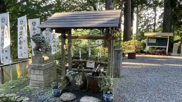 坪沼八幡神社の手水舎