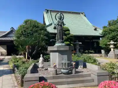 龍華寺の{uncategorized: "未分類", other: "その他", undefined: "問題あり", building: "その他建物", grave: "お墓", sacred_gate: "鳥居", guardian: "狛犬", statue: "像", buddha: "仏像", history: "歴史", nature: "自然", garden: "庭園", animal: "動物", pagoda: "塔", temizu: "手水舎", mountain_gate: "山門・神門", sanctuary: "本殿・本堂", subordinate: "末社・摂社", art: "芸術", scenery: "景色", jizo: "地蔵", ema: "絵馬", goshuin: "御朱印", omikuji: "おみくじ", items: "授与品その他", amulet: "お守り", goshuincho: "御朱印帳", eats: "食事", festival: "お祭り", votive_dance: "神楽", shichigosan: "七五三参", wedding: "結婚式", experience: "体験その他", initially: "初詣", around: "周辺", anti_infection: "感染症対策"}