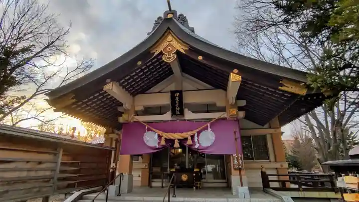 彌彦神社 (伊夜日子神社)の本殿・本堂