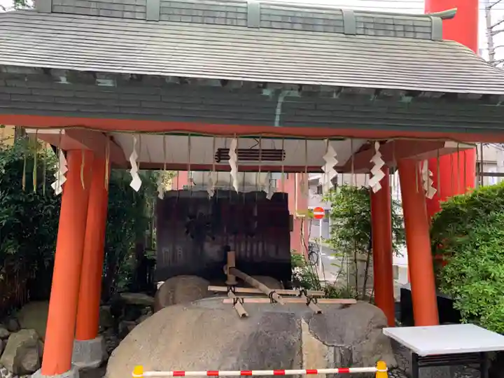 京濱伏見稲荷神社の手水舎