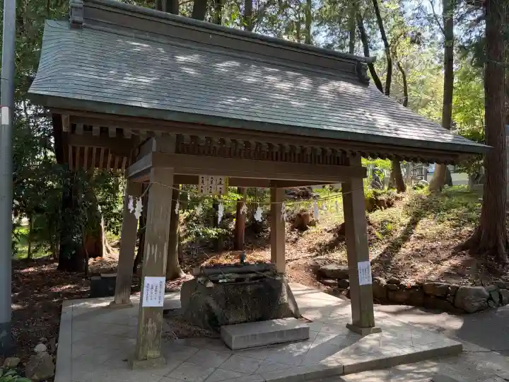井伊谷宮の{uncategorized: "未分類", other: "その他", undefined: "問題あり", building: "その他建物", grave: "お墓", sacred_gate: "鳥居", guardian: "狛犬", statue: "像", buddha: "仏像", history: "歴史", nature: "自然", garden: "庭園", animal: "動物", pagoda: "塔", temizu: "手水舎", mountain_gate: "山門・神門", sanctuary: "本殿・本堂", subordinate: "末社・摂社", art: "芸術", scenery: "景色", jizo: "地蔵", ema: "絵馬", goshuin: "御朱印", omikuji: "おみくじ", items: "授与品その他", amulet: "お守り", goshuincho: "御朱印帳", eats: "食事", festival: "お祭り", votive_dance: "神楽", shichigosan: "七五三参", wedding: "結婚式", experience: "体験その他", initially: "初詣", around: "周辺", anti_infection: "感染症対策"}
