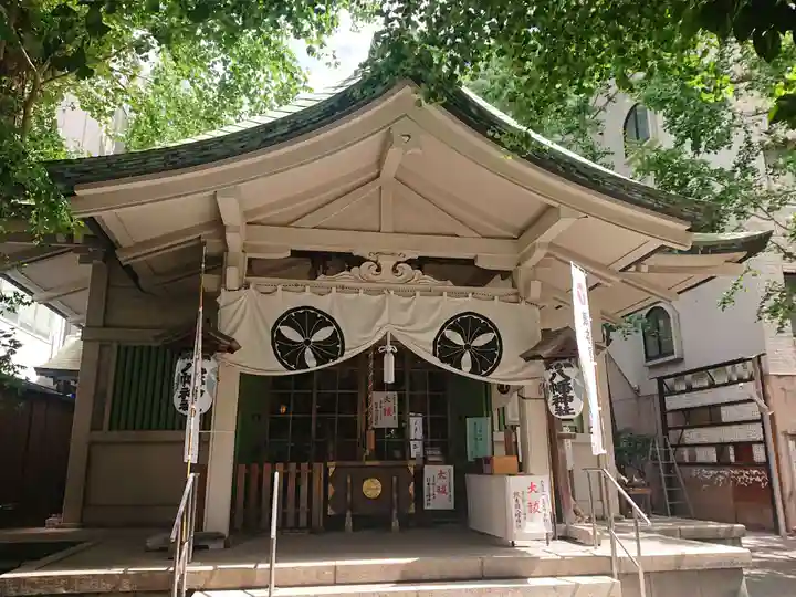 銀杏岡八幡神社の本殿・本堂