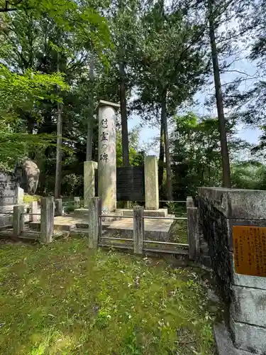 山梨縣護國神社の建物その他