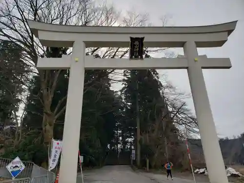 雄山神社前立社壇の鳥居