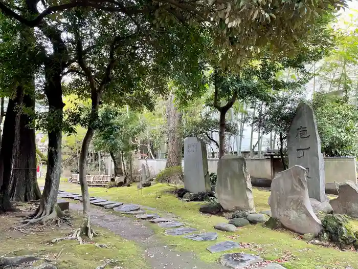 三囲神社の建物その他