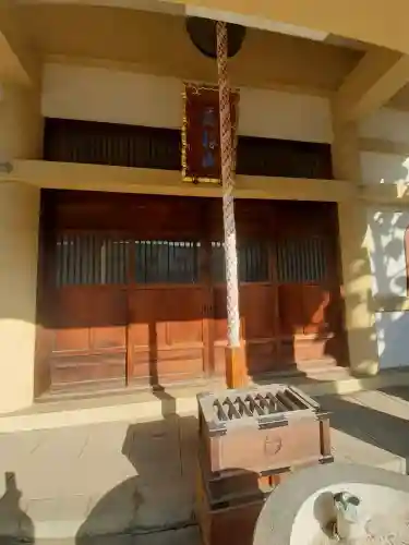 真観寺の{uncategorized: "未分類", other: "その他", undefined: "問題あり", building: "その他建物", grave: "お墓", sacred_gate: "鳥居", guardian: "狛犬", statue: "像", buddha: "仏像", history: "歴史", nature: "自然", garden: "庭園", animal: "動物", pagoda: "塔", temizu: "手水舎", mountain_gate: "山門・神門", sanctuary: "本殿・本堂", subordinate: "末社・摂社", art: "芸術", scenery: "景色", jizo: "地蔵", ema: "絵馬", goshuin: "御朱印", omikuji: "おみくじ", items: "授与品その他", amulet: "お守り", goshuincho: "御朱印帳", eats: "食事", festival: "お祭り", votive_dance: "神楽", shichigosan: "七五三参", wedding: "結婚式", experience: "体験その他", initially: "初詣", around: "周辺", anti_infection: "感染症対策"}