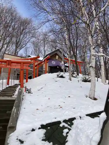 清田稲荷神社の本殿