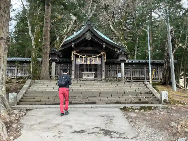 諏訪大社上社前宮の{uncategorized: "未分類", other: "その他", undefined: "問題あり", building: "その他建物", grave: "お墓", sacred_gate: "鳥居", guardian: "狛犬", statue: "像", buddha: "仏像", history: "歴史", nature: "自然", garden: "庭園", animal: "動物", pagoda: "塔", temizu: "手水舎", mountain_gate: "山門・神門", sanctuary: "本殿・本堂", subordinate: "末社・摂社", art: "芸術", scenery: "景色", jizo: "地蔵", ema: "絵馬", goshuin: "御朱印", omikuji: "おみくじ", items: "授与品その他", amulet: "お守り", goshuincho: "御朱印帳", eats: "食事", festival: "お祭り", votive_dance: "神楽", shichigosan: "七五三参", wedding: "結婚式", experience: "体験その他", initially: "初詣", around: "周辺", anti_infection: "感染症対策"}