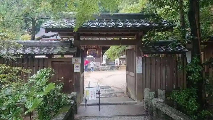 宇治上神社の山門・神門