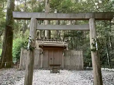 瀧原宮(皇大神宮別宮)の{uncategorized: "未分類", other: "その他", undefined: "問題あり", building: "その他建物", grave: "お墓", sacred_gate: "鳥居", guardian: "狛犬", statue: "像", buddha: "仏像", history: "歴史", nature: "自然", garden: "庭園", animal: "動物", pagoda: "塔", temizu: "手水舎", mountain_gate: "山門・神門", sanctuary: "本殿・本堂", subordinate: "末社・摂社", art: "芸術", scenery: "景色", jizo: "地蔵", ema: "絵馬", goshuin: "御朱印", omikuji: "おみくじ", items: "授与品その他", amulet: "お守り", goshuincho: "御朱印帳", eats: "食事", festival: "お祭り", votive_dance: "神楽", shichigosan: "七五三参", wedding: "結婚式", experience: "体験その他", initially: "初詣", around: "周辺", anti_infection: "感染症対策"}