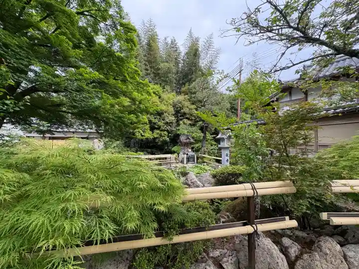 律院の{uncategorized: "未分類", other: "その他", undefined: "問題あり", building: "その他建物", grave: "お墓", sacred_gate: "鳥居", guardian: "狛犬", statue: "像", buddha: "仏像", history: "歴史", nature: "自然", garden: "庭園", animal: "動物", pagoda: "塔", temizu: "手水舎", mountain_gate: "山門・神門", sanctuary: "本殿・本堂", subordinate: "末社・摂社", art: "芸術", scenery: "景色", jizo: "地蔵", ema: "絵馬", goshuin: "御朱印", omikuji: "おみくじ", items: "授与品その他", amulet: "お守り", goshuincho: "御朱印帳", eats: "食事", festival: "お祭り", votive_dance: "神楽", shichigosan: "七五三参", wedding: "結婚式", experience: "体験その他", initially: "初詣", around: "周辺", anti_infection: "感染症対策"}