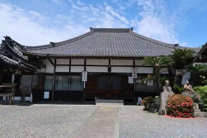来応寺の本殿・本堂