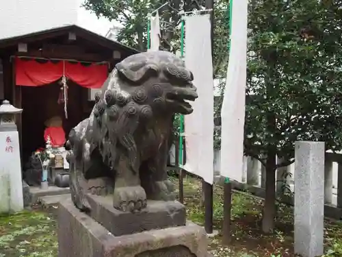 秋葉神社の狛犬