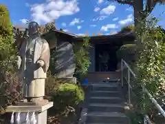 横浜御嶽神社の像