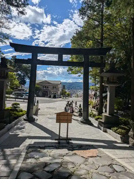 諏訪大社下社秋宮(長野県)