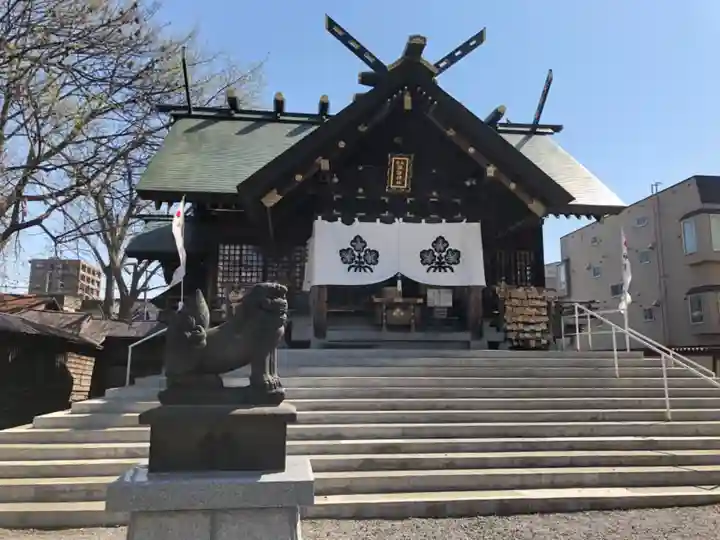 札幌諏訪神社の本殿・本堂
