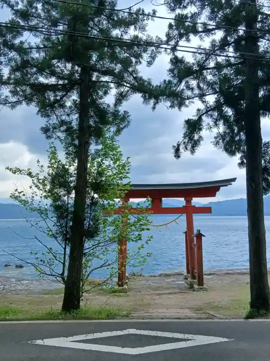 御座石神社の{uncategorized: "未分類", other: "その他", undefined: "問題あり", building: "その他建物", grave: "お墓", sacred_gate: "鳥居", guardian: "狛犬", statue: "像", buddha: "仏像", history: "歴史", nature: "自然", garden: "庭園", animal: "動物", pagoda: "塔", temizu: "手水舎", mountain_gate: "山門・神門", sanctuary: "本殿・本堂", subordinate: "末社・摂社", art: "芸術", scenery: "景色", jizo: "地蔵", ema: "絵馬", goshuin: "御朱印", omikuji: "おみくじ", items: "授与品その他", amulet: "お守り", goshuincho: "御朱印帳", eats: "食事", festival: "お祭り", votive_dance: "神楽", shichigosan: "七五三参", wedding: "結婚式", experience: "体験その他", initially: "初詣", around: "周辺", anti_infection: "感染症対策"}