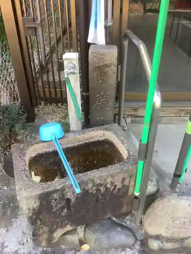 尼ヶ坂地蔵堂の手水舎