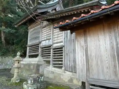 三社神社の{uncategorized: "未分類", other: "その他", undefined: "問題あり", building: "その他建物", grave: "お墓", sacred_gate: "鳥居", guardian: "狛犬", statue: "像", buddha: "仏像", history: "歴史", nature: "自然", garden: "庭園", animal: "動物", pagoda: "塔", temizu: "手水舎", mountain_gate: "山門・神門", sanctuary: "本殿・本堂", subordinate: "末社・摂社", art: "芸術", scenery: "景色", jizo: "地蔵", ema: "絵馬", goshuin: "御朱印", omikuji: "おみくじ", items: "授与品その他", amulet: "お守り", goshuincho: "御朱印帳", eats: "食事", festival: "お祭り", votive_dance: "神楽", shichigosan: "七五三参", wedding: "結婚式", experience: "体験その他", initially: "初詣", around: "周辺", anti_infection: "感染症対策"}