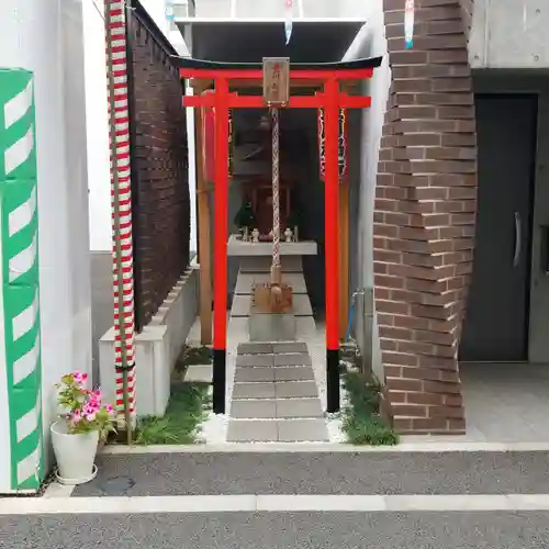 豊川稲荷の鳥居