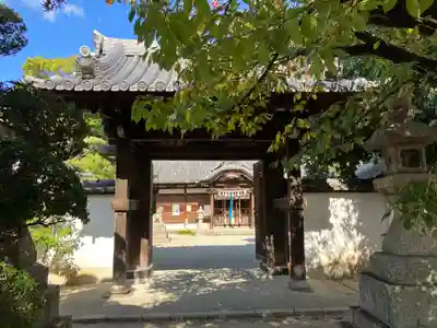 日部神社の山門・神門