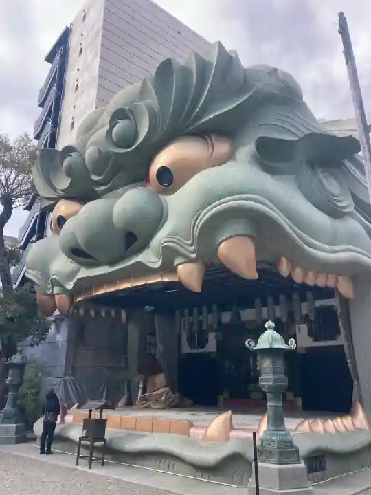 難波八阪神社の{uncategorized: "未分類", other: "その他", undefined: "問題あり", building: "その他建物", grave: "お墓", sacred_gate: "鳥居", guardian: "狛犬", statue: "像", buddha: "仏像", history: "歴史", nature: "自然", garden: "庭園", animal: "動物", pagoda: "塔", temizu: "手水舎", mountain_gate: "山門・神門", sanctuary: "本殿・本堂", subordinate: "末社・摂社", art: "芸術", scenery: "景色", jizo: "地蔵", ema: "絵馬", goshuin: "御朱印", omikuji: "おみくじ", items: "授与品その他", amulet: "お守り", goshuincho: "御朱印帳", eats: "食事", festival: "お祭り", votive_dance: "神楽", shichigosan: "七五三参", wedding: "結婚式", experience: "体験その他", initially: "初詣", around: "周辺", anti_infection: "感染症対策"}