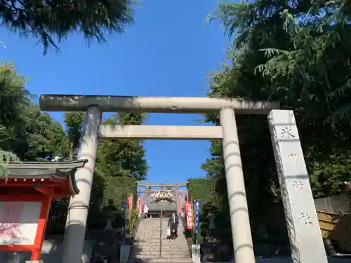 中野沼袋氷川神社の鳥居