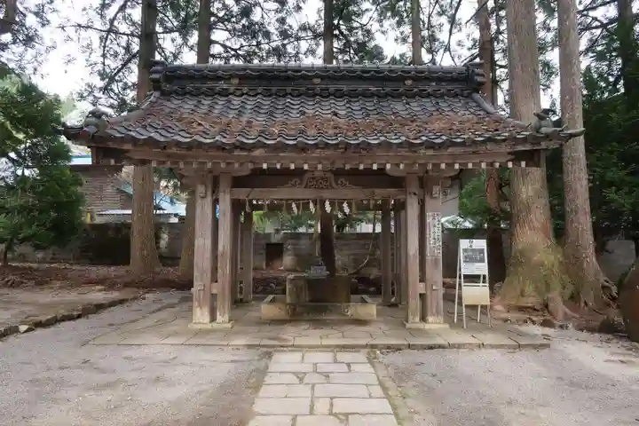 雄山神社中宮祈願殿(富山県)