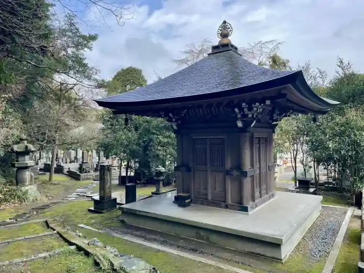 安國論寺(安国論寺)の{uncategorized: "未分類", other: "その他", undefined: "問題あり", building: "その他建物", grave: "お墓", sacred_gate: "鳥居", guardian: "狛犬", statue: "像", buddha: "仏像", history: "歴史", nature: "自然", garden: "庭園", animal: "動物", pagoda: "塔", temizu: "手水舎", mountain_gate: "山門・神門", sanctuary: "本殿・本堂", subordinate: "末社・摂社", art: "芸術", scenery: "景色", jizo: "地蔵", ema: "絵馬", goshuin: "御朱印", omikuji: "おみくじ", items: "授与品その他", amulet: "お守り", goshuincho: "御朱印帳", eats: "食事", festival: "お祭り", votive_dance: "神楽", shichigosan: "七五三参", wedding: "結婚式", experience: "体験その他", initially: "初詣", around: "周辺", anti_infection: "感染症対策"}