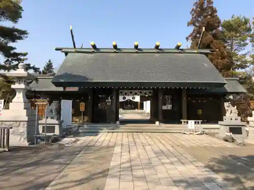 刈田神社の山門