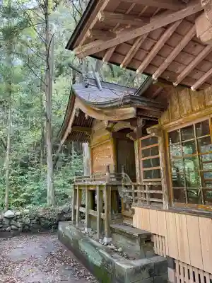 滝尻王子宮十郷神社の{uncategorized: "未分類", other: "その他", undefined: "問題あり", building: "その他建物", grave: "お墓", sacred_gate: "鳥居", guardian: "狛犬", statue: "像", buddha: "仏像", history: "歴史", nature: "自然", garden: "庭園", animal: "動物", pagoda: "塔", temizu: "手水舎", mountain_gate: "山門・神門", sanctuary: "本殿・本堂", subordinate: "末社・摂社", art: "芸術", scenery: "景色", jizo: "地蔵", ema: "絵馬", goshuin: "御朱印", omikuji: "おみくじ", items: "授与品その他", amulet: "お守り", goshuincho: "御朱印帳", eats: "食事", festival: "お祭り", votive_dance: "神楽", shichigosan: "七五三参", wedding: "結婚式", experience: "体験その他", initially: "初詣", around: "周辺", anti_infection: "感染症対策"}