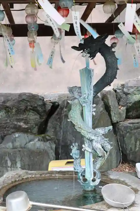 瀧不動尊の手水舎