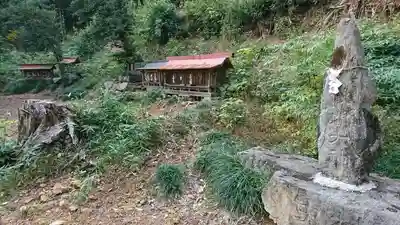 三柱神社（駒場町）の末社・摂社