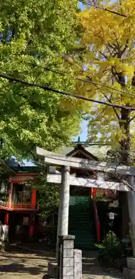於玉稲荷神社の鳥居