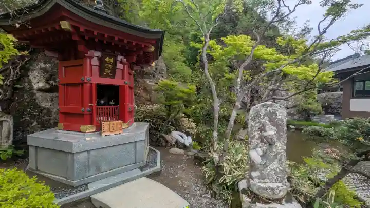 大谷寺の{uncategorized: "未分類", other: "その他", undefined: "問題あり", building: "その他建物", grave: "お墓", sacred_gate: "鳥居", guardian: "狛犬", statue: "像", buddha: "仏像", history: "歴史", nature: "自然", garden: "庭園", animal: "動物", pagoda: "塔", temizu: "手水舎", mountain_gate: "山門・神門", sanctuary: "本殿・本堂", subordinate: "末社・摂社", art: "芸術", scenery: "景色", jizo: "地蔵", ema: "絵馬", goshuin: "御朱印", omikuji: "おみくじ", items: "授与品その他", amulet: "お守り", goshuincho: "御朱印帳", eats: "食事", festival: "お祭り", votive_dance: "神楽", shichigosan: "七五三参", wedding: "結婚式", experience: "体験その他", initially: "初詣", around: "周辺", anti_infection: "感染症対策"}