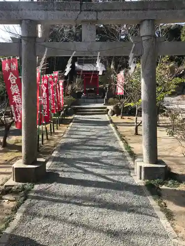 合槌稲荷社跡（遺構）の鳥居