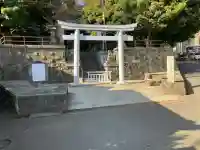 諏訪神社の{uncategorized: "未分類", other: "その他", undefined: "問題あり", building: "その他建物", grave: "お墓", sacred_gate: "鳥居", guardian: "狛犬", statue: "像", buddha: "仏像", history: "歴史", nature: "自然", garden: "庭園", animal: "動物", pagoda: "塔", temizu: "手水舎", mountain_gate: "山門・神門", sanctuary: "本殿・本堂", subordinate: "末社・摂社", art: "芸術", scenery: "景色", jizo: "地蔵", ema: "絵馬", goshuin: "御朱印", omikuji: "おみくじ", items: "授与品その他", amulet: "お守り", goshuincho: "御朱印帳", eats: "食事", festival: "お祭り", votive_dance: "神楽", shichigosan: "七五三参", wedding: "結婚式", experience: "体験その他", initially: "初詣", around: "周辺", anti_infection: "感染症対策"}