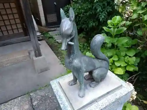 鍛冶稲荷神社の狛犬