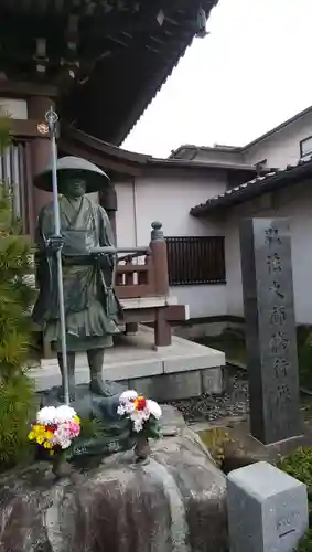 福寿院の像