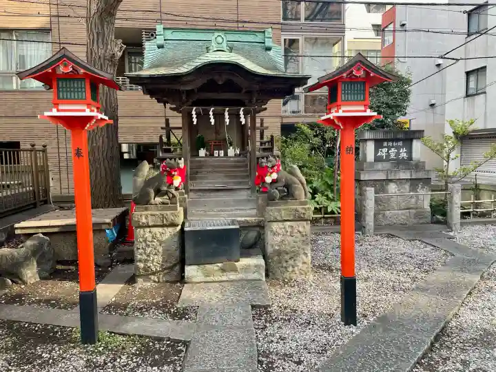 銀杏八幡宮の{uncategorized: "未分類", other: "その他", undefined: "問題あり", building: "その他建物", grave: "お墓", sacred_gate: "鳥居", guardian: "狛犬", statue: "像", buddha: "仏像", history: "歴史", nature: "自然", garden: "庭園", animal: "動物", pagoda: "塔", temizu: "手水舎", mountain_gate: "山門・神門", sanctuary: "本殿・本堂", subordinate: "末社・摂社", art: "芸術", scenery: "景色", jizo: "地蔵", ema: "絵馬", goshuin: "御朱印", omikuji: "おみくじ", items: "授与品その他", amulet: "お守り", goshuincho: "御朱印帳", eats: "食事", festival: "お祭り", votive_dance: "神楽", shichigosan: "七五三参", wedding: "結婚式", experience: "体験その他", initially: "初詣", around: "周辺", anti_infection: "感染症対策"}