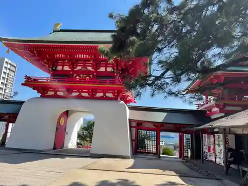 赤間神宮の山門